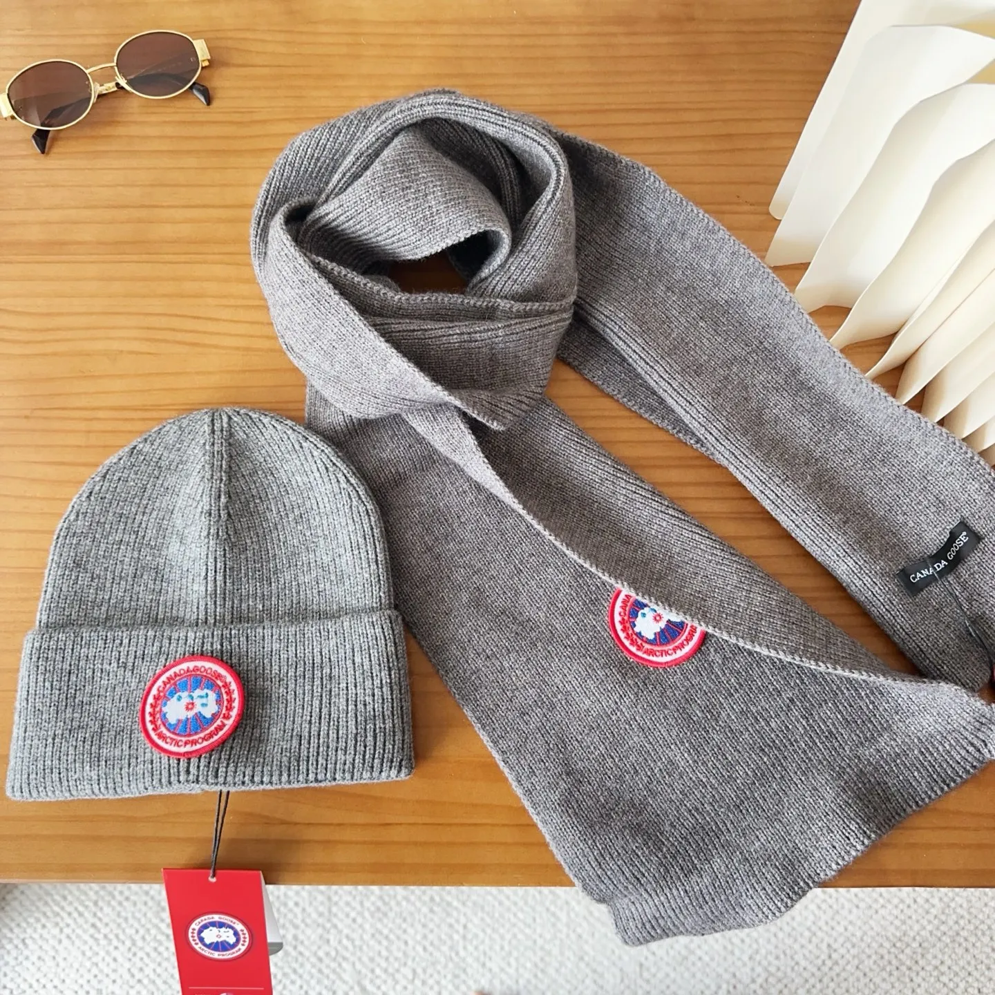 💰90 CANADA GOOSE Canada Goose winter warm cashmere cold hat. Rabbit wool material, thick feel, not easy to deform. Fashionable and versatile couple hat, imported embroidery logo, cashmere cotton yarn, head circumference: 55-58cm